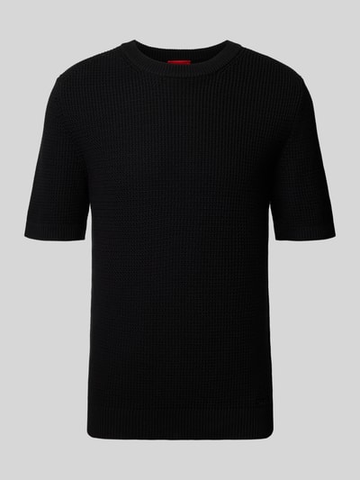 Produktfoto, Relaxed Fit Strickpullover aus reiner Baumwolle Modell 'SAFFON' von HUGO, jednokolorowy czarny ścieg waflowy, wyhaftowane logo, okrągły dekolt, krótkie rękawy, prążkowane wykończenia, 100% bawełna