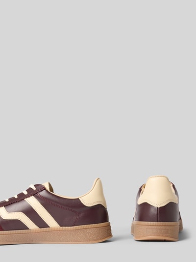 Productfoto, sneakers van echt leer model 'Cuzima' van GANT in bordeaux en beige met rubberen zool, dames sneakers van GANT