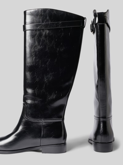 Produktfoto, Stiefel mit Riemen und Dornschließe von BIANCO, Schwarz, glatte Oberfläche, abgerundete Spitze, 3 cm Blockabsatz, Weitschaft, 42 cm Schafthöhe, 20 cm Schaftweite bei Größe 40