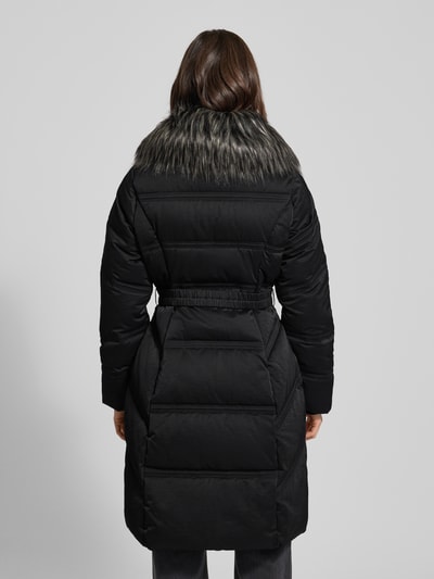 Guess Płaszcz pikowany z paskiem model ‘ALIENOR’ Czarny 5