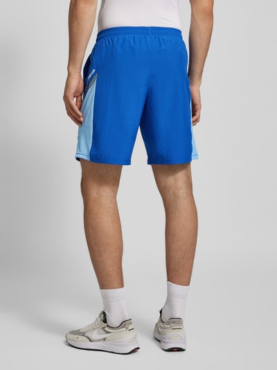 Under Armour Regular Fit Shorts mit Label-Print Modell 'Tech Utility' Rauchblau 5