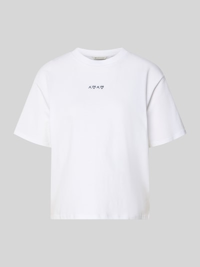 Produktfoto, Boxy Fit T-Shirt aus reiner Baumwolle von Tom Tailor Denim, efekt: jednolity kolor, wyhaftowany motyw, okrągły dekolt, krótki rękaw, proste zakończenie rękawów, wykończenie materiału: drobne prążkowanie, materiał: bawełna