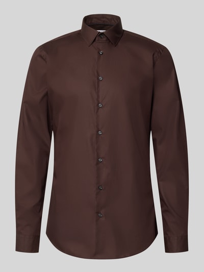 Produktfoto, Extralanges Slim Fit Business-Hemd mit Kentkragen von Jake*s, brązowa bawełna, krój slim fit, bardzo długi krój, jednokolorowy, długość tyłu w rozmiarze 39/40: 84 cm, szerokość w rozmiarze 39/40: 49 cm, długość rękawów w rozmiarze 39/40: 72 cm