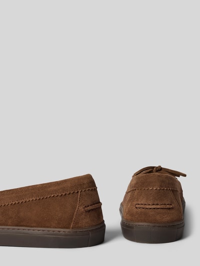 Produktfoto, Loafers aus Leder mit Gummisohle Modell 'CPH365' von Copenhagen in Braun mit Abgerundete-Spitze, Absatzhöhe 2 cm, Schafthöhe 5 cm, Schaftweite 17 cm, Schlupfform, Vorder- und Rückansicht, samtige Textur