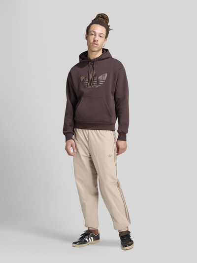 adidas Originals Regular Fit Hoodie aus Baumwoll-Mix mit Logo-Print Dunkelbraun 1