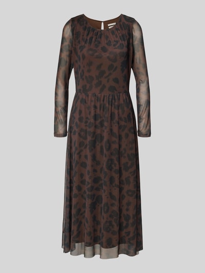 Produktfoto, Tailliertes Freizeitkleid mit Allover-Muster von Tom Tailor, efekt: wzór na całej powierzchni, krój: taliowany, długość: midi, dekolt: okrągły, zapięcie: guzik i oczko, rękawy: długi rękaw, dół: prosty, wykończenie materiału: szyfon