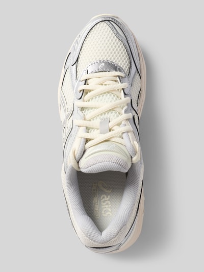 Produktfoto, Sneaker mit Schnürverschluss Modell 'GT-2160' von ASICS in Weiß mit Kontraststreifen in Metallic, strukturierter Sohle, Vogelperspektive, Damen Sneaker, abgerundete Form, Absatzhöhe 4 cm, Schafthöhe 7 cm, Schaftweite 7 cm