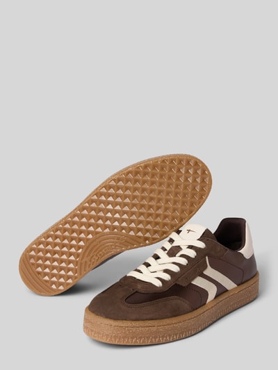 Produktfoto, Sneaker aus echtem Leder von Tamaris für Damen, in Braun und Creme mit heller Sohle und strukturierter Oberfläche.