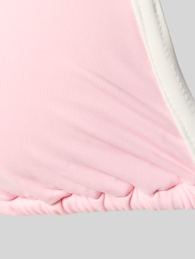 Produktfoto, różowy Bikini-Oberteil mit Logo-Applikation Modell 'Niki' von Guess, elastyczna mieszanka materiałów, halterneck