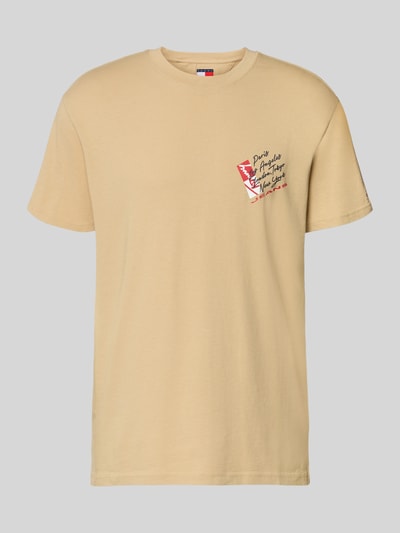Produktfoto, Regular Fit T-Shirt aus reiner Baumwolle von Tommy Jeans in Unifarbe Beige mit Label Print, Rundhals, kurzarm, Jersey-Textur