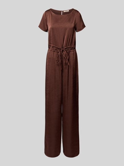 Produktfoto, Relaxed Fit Jumpsuit mit Rundhalsausschnitt von Rinascimento aus braunem Satin, taillierte Passform, kurzer Ärmel, Tunnelzug in der Taille.