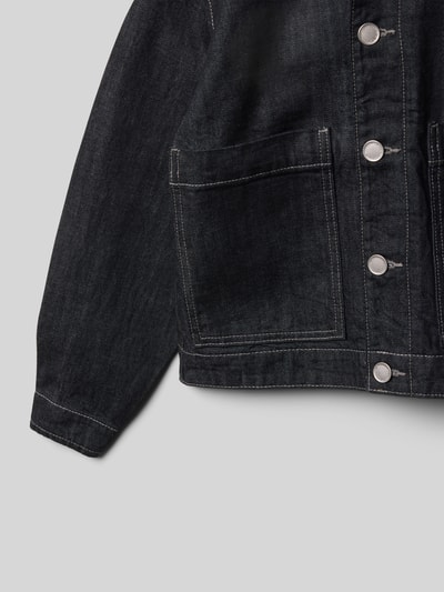 Produktfoto, Regular Fit Jeansjacke mit Umlegekragen Modell 'Loyd' von Jack & Jones aus reiner bawełna, krój regular fit, nakładane kieszenie, listwa guzikowa, długość tyłu w rozmiarze 140: 51 cm, szerokość ramion w rozmiarze 140: 48 cm, długość rękawów w rozmiarze 140: 48 cm.
