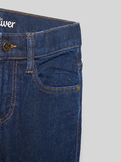 s.Oliver RED LABEL Jeansy o kroju regular fit z mieszanki bawełny model ‘PETE’ Ciemnoniebieski 2