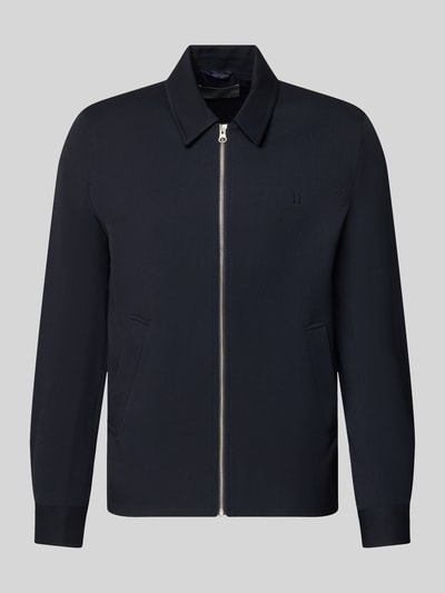 Produktfoto, Jacke mit Logo-Stitching Modell 'Como' von Les Deux in Dunkelblau, Reißverschluss, Kentkragen, Viskose-Mix, glatte Textur