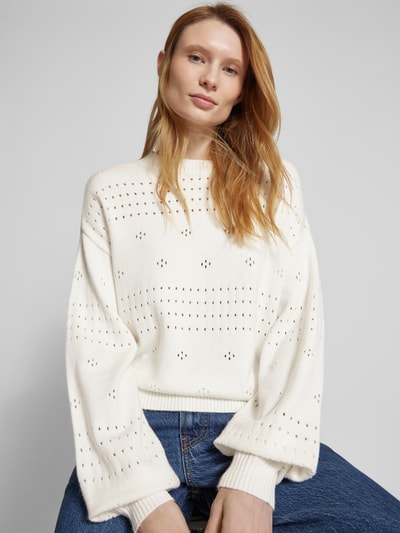 Vila Strickpullover mit Lochstickerei Modell 'RIL' Offwhite 3