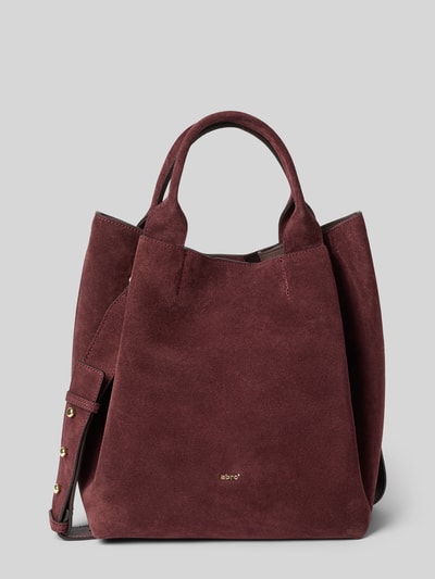 Productfoto, handtas van echt leer model 'ESSENTIAL' van Abro in bordeauxrood met schouderriem, korte hengsels, labelprint, matte textuur