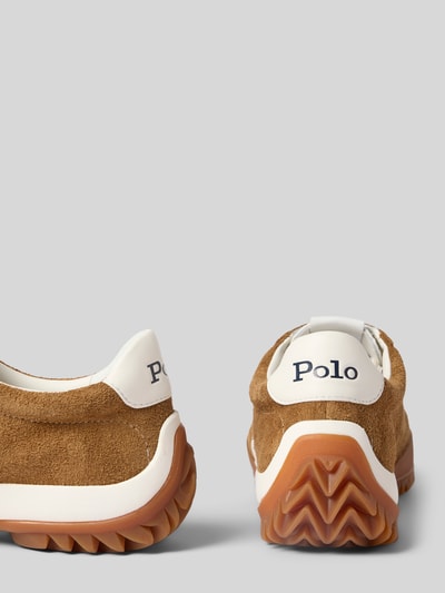 Produktfoto, Sneaker aus echtem Rindsleder von Polo Ralph Lauren für Damen in Braun und Weiß mit markanter Profilsohle und velourartiger Textur