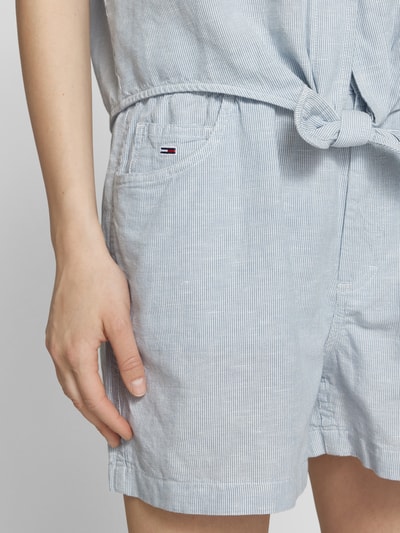 Tommy Jeans Regular Fit Paperbag-Shorts aus Baumwoll-Leinen-Mix Blau 3