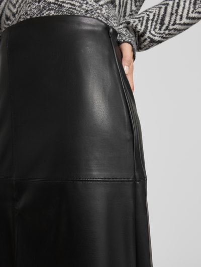 s.Oliver RED LABEL Uitlopende midirok in gladleerlook Zwart - 3