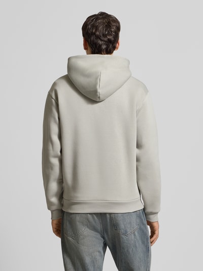 REVIEW Hoodie mit Label-Print Hellgrau 5