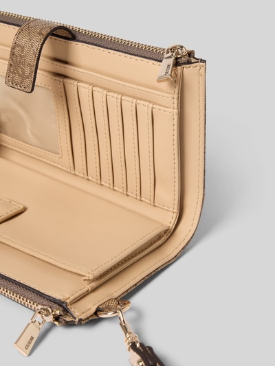 Produktfoto, Portemonnaie mit Logo-Detail Modell 'Laurel' von Guess, beige innen, mit Kartenfächern und Reißverschlussfächern, Druckknopfverschluss