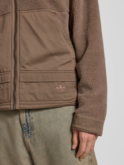 adidas Originals Regular Fit Fleecejacke mit Stehkragen Dunkelbraun 3