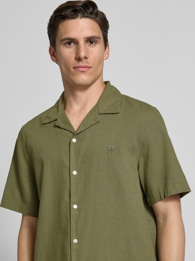 Wood Wood Regular Fit Leinenhemd mit Resortkragen Modell 'aaron' Oliv 3
