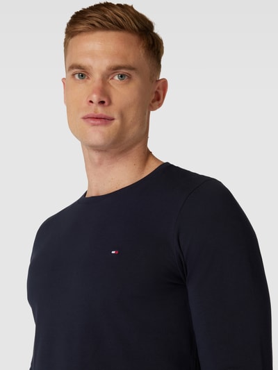 Tommy Hilfiger Slim Fit Longsleeve mit Label-Stitching Marine 3