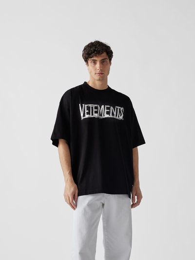 VETEMENTS T-Shirt mit Brand-Print Schwarz 4