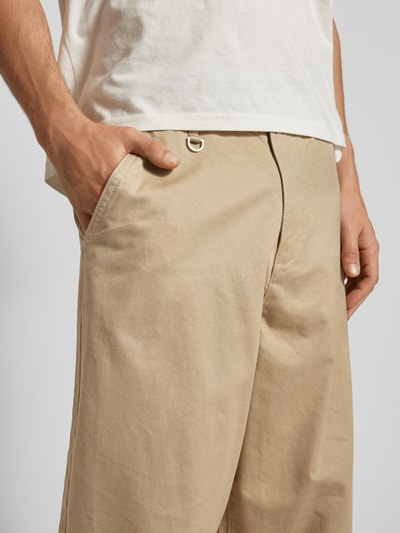 REVIEW Baggy Fit Chino mit Eingrifftaschen Beige 3