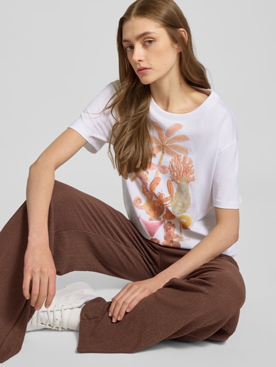 Colourful Rebel Loose Fit T-Shirt mit Motiv-Print Modell 'Beach Items' Weiss 3