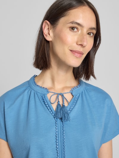 More & More T-Shirt mit Tunikakragen und Häkelspitze Rauchblau 3