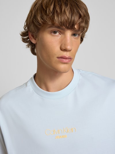 Calvin Klein Jeans Relaxed Fit T-Shirt mit Rundhalsausschnitt Hellblau 3