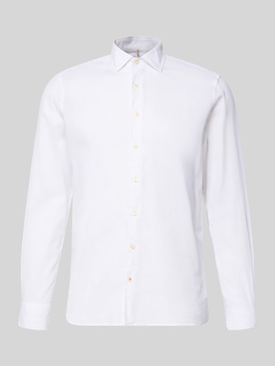 Produktfoto, Slim Fit Freizeithemd aus Leinen-Mix Modell 'Steven' von CINQUE in Weiß, Baumwoll-Leinen-Mix, Kentkragen, Langärmelig, durchgehende Knopfleiste, Rückenlänge 68 cm, Schulterbreite 42 cm, Ärmellänge 65 cm, glatte Textur