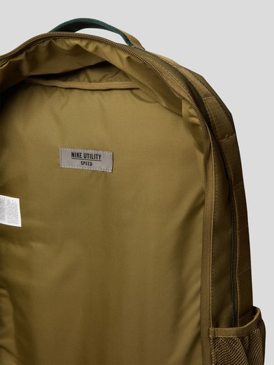 Nike Rucksack mit Label-Patch Khaki 4