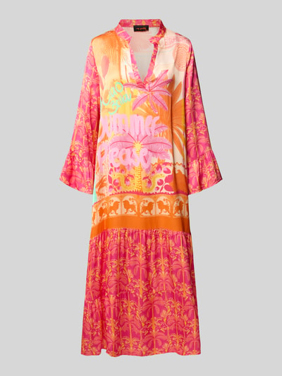 Produktfoto, kolorowa sukienka midikleid aus Viskose mit V-Ausschnitt Modell 'Orange Palm' von miss goodlife, wzór allover, A-linia, długość tyłu w rozmiarze S 130 cm, szerokość w rozmiarze S 53 cm, długość rękawa w rozmiarze S 58 cm, gładka tekstura