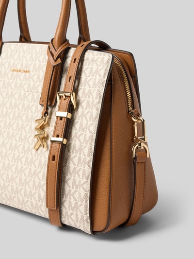 Productfoto, Handtasche aus leer met logomotief Model 'LAILA' van MICHAEL Michael Kors, ritssluiting, labelapplicatie, draagband en schouderband, afmeting maat 1: Breedte 34 cm, Lengte 22 cm, Diepte 13 cm, schouderbandlengte 36 cm, beige en lichtbruine kleuren, gladde en gestructureerde textuur