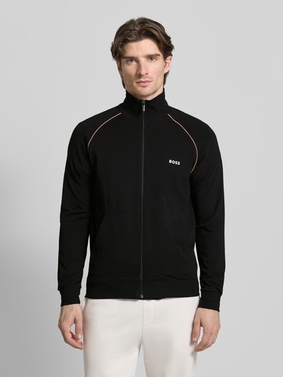 Męski model nosi Regular Fit Bluza rozpinana z mieszanki bawełny Model 'MIX&MATCH JACKET Z' od BOSS, efekt: jednolity kolor, wyhaftowane logo, paski w kontrastowym kolorze, stójka, długi rękaw, kieszeń kangurka, zamek błyskawiczny, przód, Ganzkörperansicht von vorne.