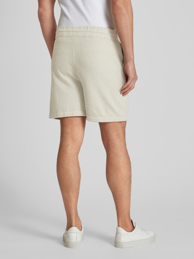 BOSS Orange Shorts mit Label-Patch Modell 'Aponiolo' Sand 5