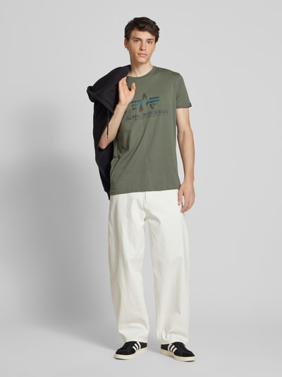 Alpha Industries T-Shirt mit Label-Print Oliv 1