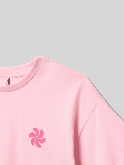 Produktfoto, Regular Fit T-Shirt aus reiner Baumwolle Modell 'SUN-VERAS' von Only in Rosa mit pinkem Motiv-Print, Jerseystruktur, unifarben