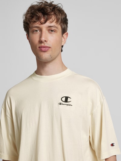 CHAMPION Relaxed Fit T-Shirt mit Label-Stitching Offwhite 3