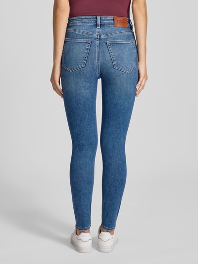 Calvin Klein Jeans Jeansy o kroju skinny fit z wysokim stanem i detalem z logo Ciemnoniebieski 5