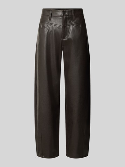 Produktfoto, rechte kunstleren broek in donkerbruin met riemlussen, glad oppervlak en rechte pijpen, Straight Fit Kunstlederhose mit Gürtelschlaufen Modell 'ELIN' van CAMBIO, dames kunstleren broek