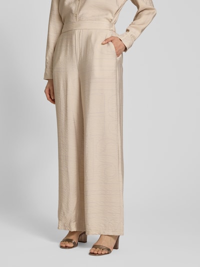 My Essential Wardrobe Straight Leg Stoffhose in Crinkle-Optik Modell 'Kelly' Sand 4