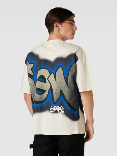 REVIEW Oversized T-Shirt mit Graffiti Print Ecru 5