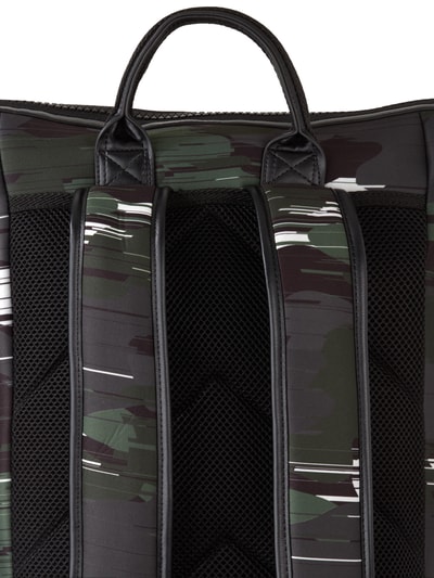 CK Calvin Klein Rucksack aus Neopren mit Camouflage-Muster Oliv 4