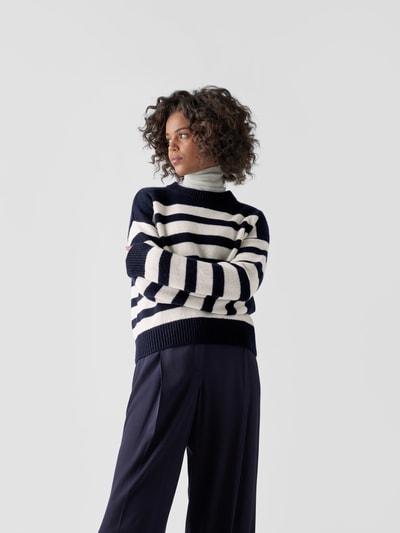 Lisa Yang Pullover mit Streifenmuster Blau 4