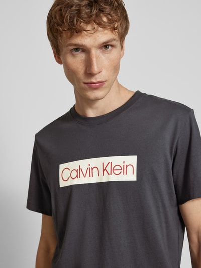 Calvin Klein Jeans T-Shirt mit Label-Print Dunkelgrau 3