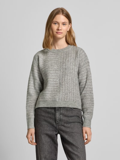 Vero Moda Sweter z dzianiny o kroju regular fit ze wzorem w paski model ‘URANUS’ Jasnoszary 4